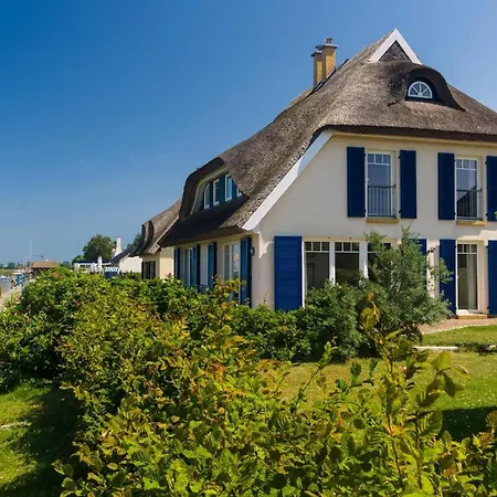 Сasa de vacaciones Am Seglerhafen, Terrasse, Garten, Meerblick - Boddentraum Morgenrot Gager