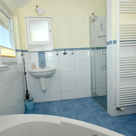 Сasa de vacaciones Am Seglerhafen, Terrasse, Garten, Meerblick - Boddentraum Morgenrot