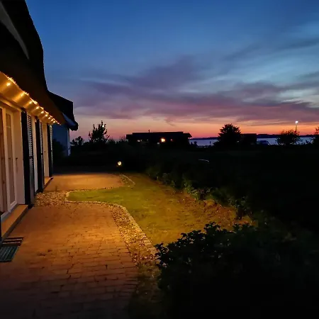 Сasa de vacaciones Am Seglerhafen, Terrasse, Garten, Meerblick - Boddentraum Morgenrot