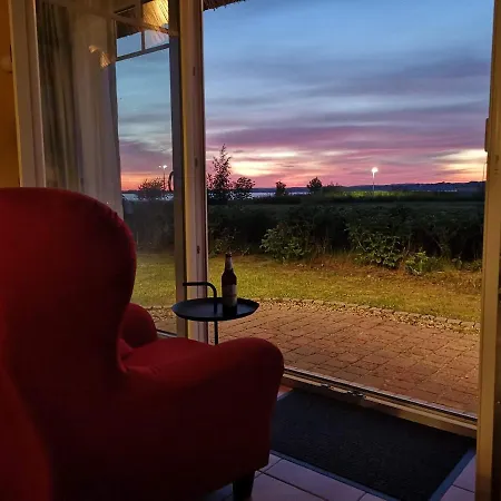 Am Seglerhafen, Terrasse, Garten, Meerblick - Boddentraum Morgenrot Сasa de vacaciones
