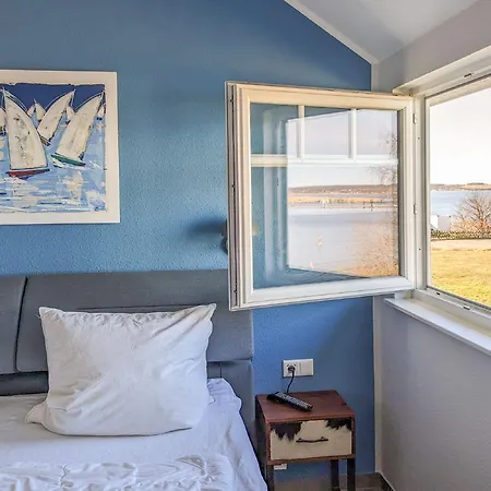 Am Seglerhafen, Terrasse, Garten, Meerblick - Boddentraum Morgenrot